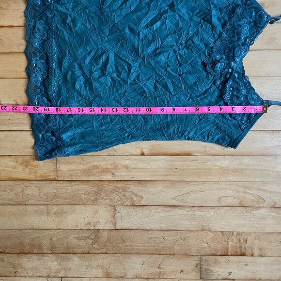 Y2K Teal Lace Trim Crinkle Cami Sz. S Coquette Fairycore Mermaidcore Layering - Picture 10 of 11